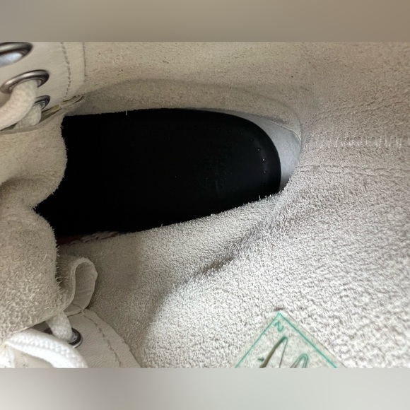 Doc Martens Ivory Jadon Leather Boots 38 EU • US 7 W / 5.5 M • UNISEX • LIKE NEW - Picture 7 of 10